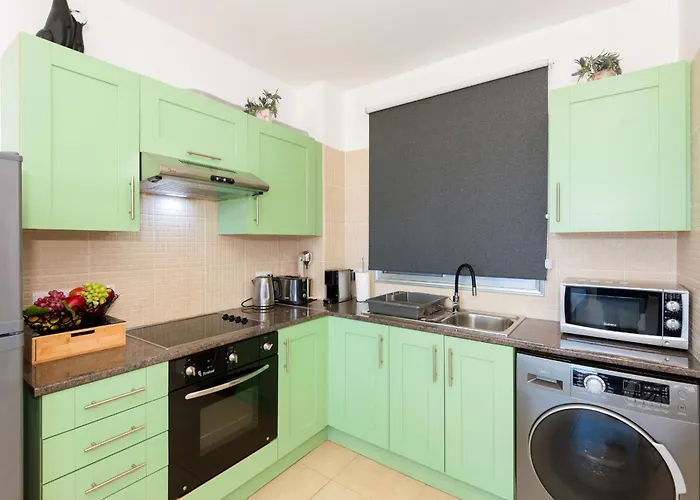 Sea View Apt*spacious Balcony*200m To The 아파트 *